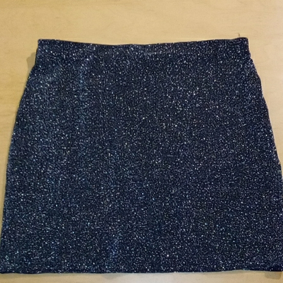 Skirt - Picture 2 of 5